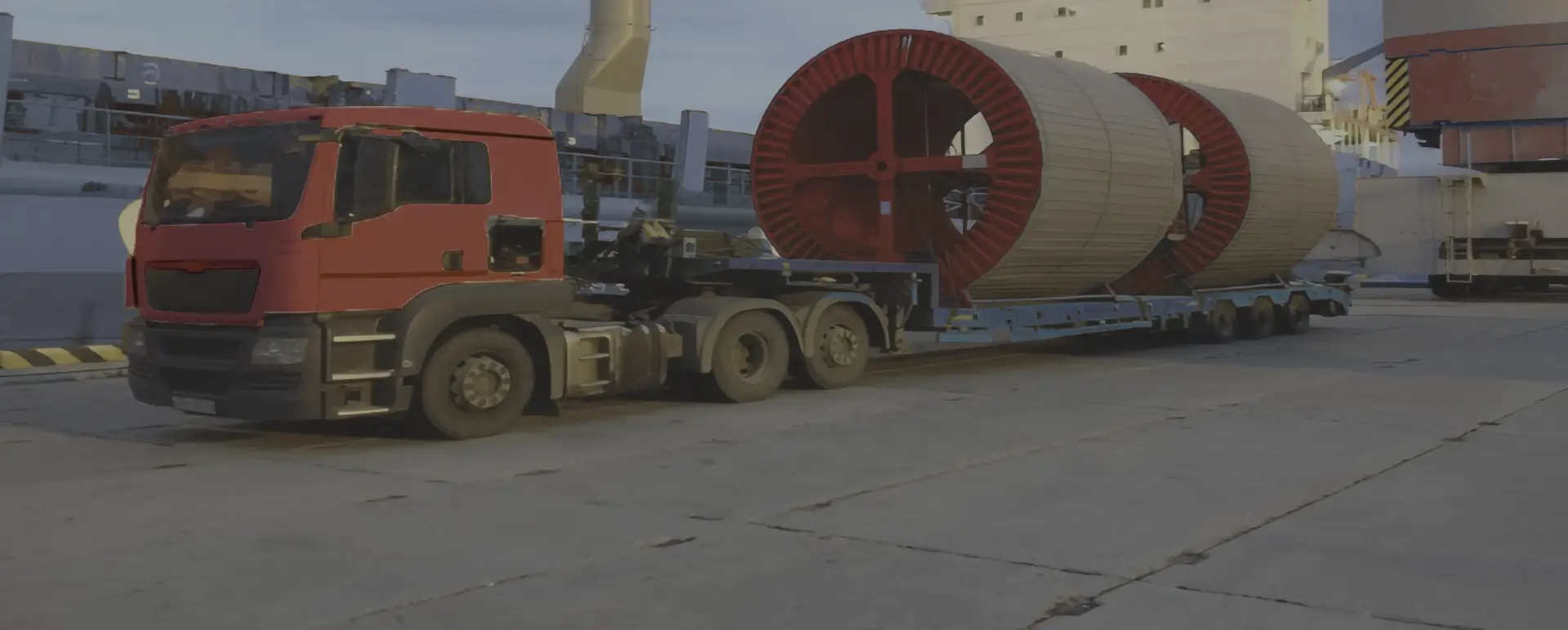 Арендовать автотранспорт с водителем для транспортировки кабельной продукции и доставки кабеля в бухтах по России из Владикавказа